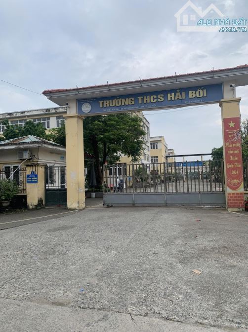 NHẬP KHẨU ĐỒNG NHẦN HẢI BỐI Ô TÔ ĐỖ CỬA-CÁCH Ô TÔ TẢI TRÁNH 50M-42M2 MT:3.9M - 3