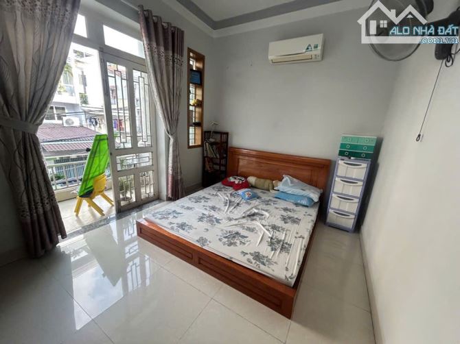 Nhà 3 tầng Quang Trung  P8  Gò Vấp  Hẻm 8m  94m2 full thổ  Giá 11 tỷ còn Thương Lượng - 3