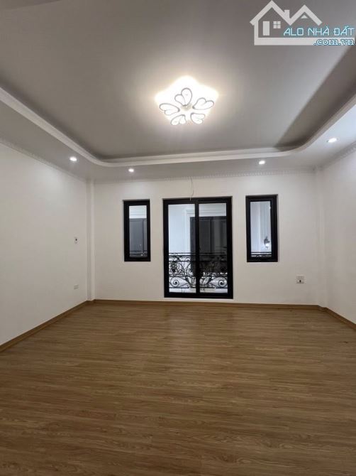 BÁN NHÀ NGÕ NÔNG GẦN PHỐ 7,5 TỶ 30m 6 TẦNG MT 3.5m CÁCH 30m Ô TÔ ĐỖ THỤY KHUÊ TÂY HỒ. - 3
