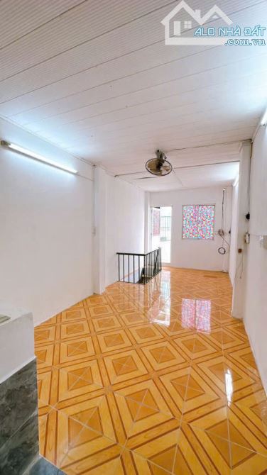 Nhà bán đường Đoàn Văn Bơ quận 4 sát trung tâm, 60m2 giá 3,9 tỷ sang tên ngay - 3