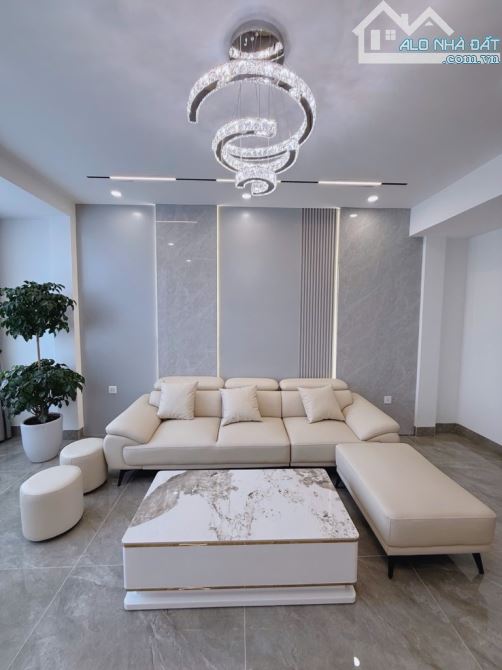 Bán Nhà NGỌC THỤY LONG BIÊN 45M2 x 7TẦNG,Mt 4M - OTO - THANG MÁY - FULL NỘI THẤT CAO CẤP Ở - 3