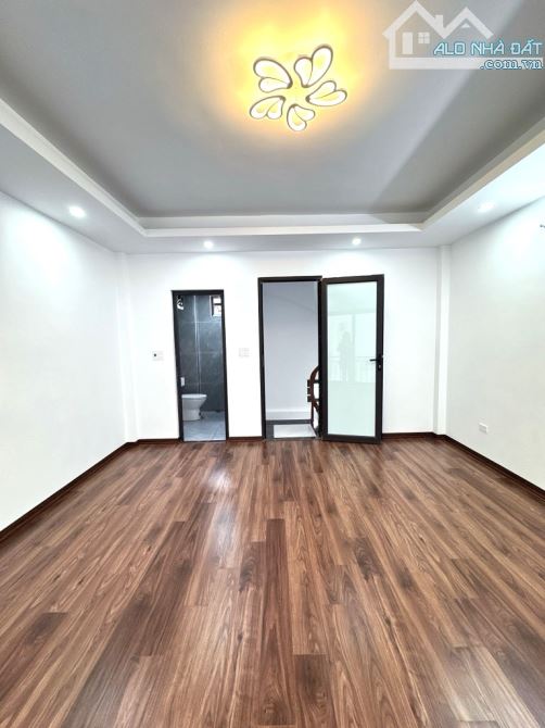 BÁN NHÀ VIỆT HƯNG 35M2, 5 TẦNG MỚI ĐẸP, NGÕ NÔNG, GẦN Ô TÔ, 6 TỶ - 3