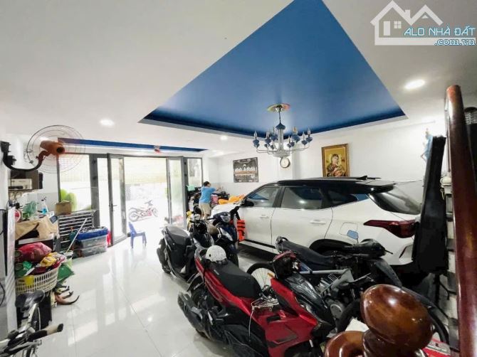 - CÁCH 1 CĂN RA MẶT TIỀN DƯƠNG QUẢNG HÀM - XE HƠI NGỦ GỌN TRONG NHÀ - TIỆN VỀ KINH DOANH - 3