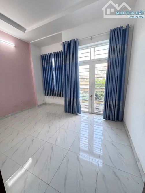 Bán nhà mặt tiền đường Trần Thị Hè quận 12 .1trệt 1 lầu khu vực sầm uất giá 6t800 - 3