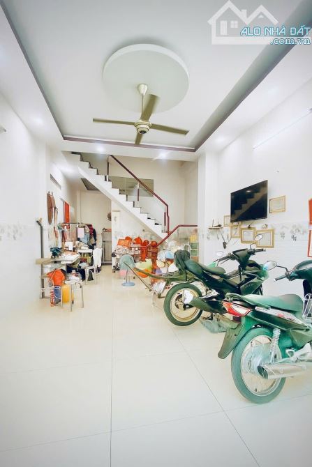 Bán Nhà Gần Song Hành- Trường Chinh Q12- 114M2- 3Tầng- HXH- Chỉ 6,36 Tỷ. - 3
