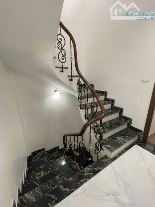 Bán nhà 5 tầng Thanh Am- Xây mới, ngõ ô tô tránh thông- 6.9 tỷ - 3