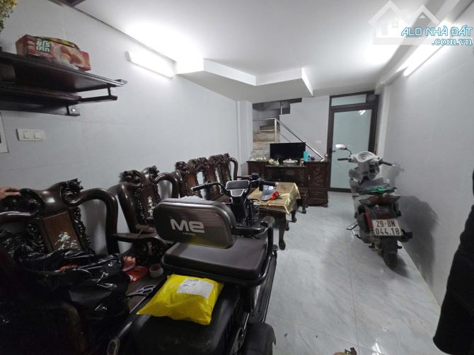 Nhà phố Trưởng Chinh, Ô tô đỗ cửa, DT 37m2, 4 tầng, chỉ 9 tỷ 2 thoáng - 3