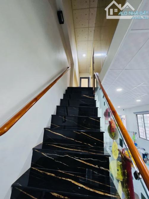 🎉 BÁN NHÀ LÔ GÓC NGUYỄN VĂN NGUYỄN, QUẬN 1 – HẺM THÔNG, 5 PHÒNG NGỦ - NHỈNH 8 TỶ! - 3