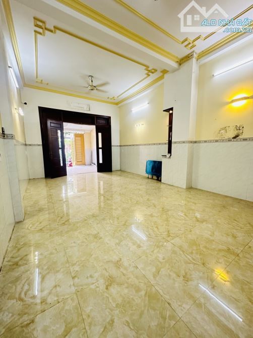 SÁT TÊN LỬA --96M2--3 TẦNG --HẺM XE TẢI THÔNG ---TỈNH LỘ 10 BÌNH TÂN --GIÁ CHỈ 7.9 TỶ - 3