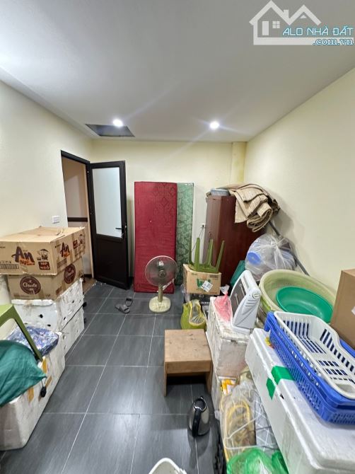 bán nhà lạc long quân, ngõ thông gần phố, dân xây khung cột, giá đầu tư - 3