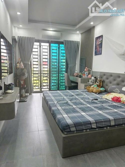 Cho thuê nhà nguyên căn ngõ 299 Hoàng Mai, 35m2 x 5 tầng, 4 ngủ, 4 wc 15 triệu/tháng - 3