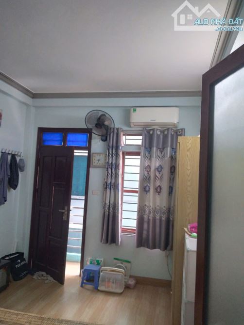 Cho thuê nhà nguyên căn tại Văn Trì, Minh Khai, Bắc Từ Liêm. DT 25m x 4 tầng, giá 6tr - 3
