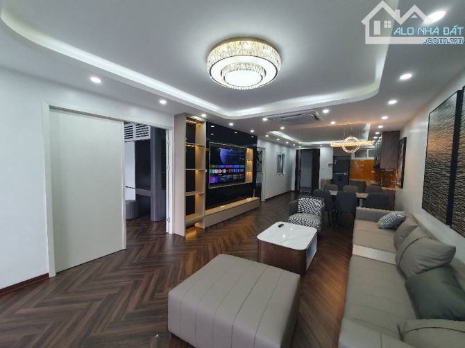 NHÀ VIP: VỊ TRÍ VÀNG – 2 MẶT THOÁNG 61M, 12 TỶ X - 4