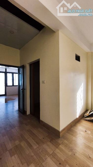 SIÊU PHẨM CỔNG ĐỒNG LA KHÊ -7 TẦNG THANG MÁY XỊN SÒ, PHÂN LÔ, VỈA HÈ,KINH DOANH.55m/7T/4m - 4