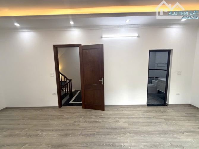 Đầu tư sinh lời: Nhà 6 tầng Long Biên 70m² MT 5.5m thang máy Gần Cầu Vĩnh Tuy. Giá 13.8 Tỷ - 4