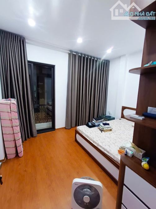 Bán nhà Lê Trọng Tấn, Thanh Xuân, 40m2x5T, Giá 12 tỷ, oto đỗ cửa, vf3 vào nhà - 4