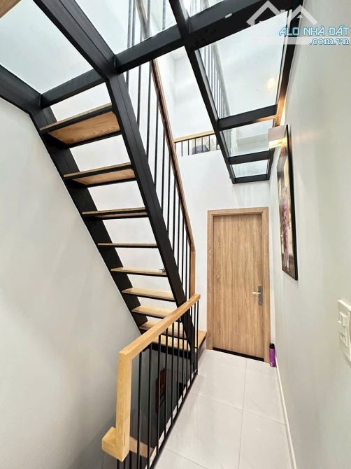 Top nhà nhỏ xinh 3 x 8m 1 trệt 2 lầu Lý Chính Thắng Quận 3 TP.HCM - 4