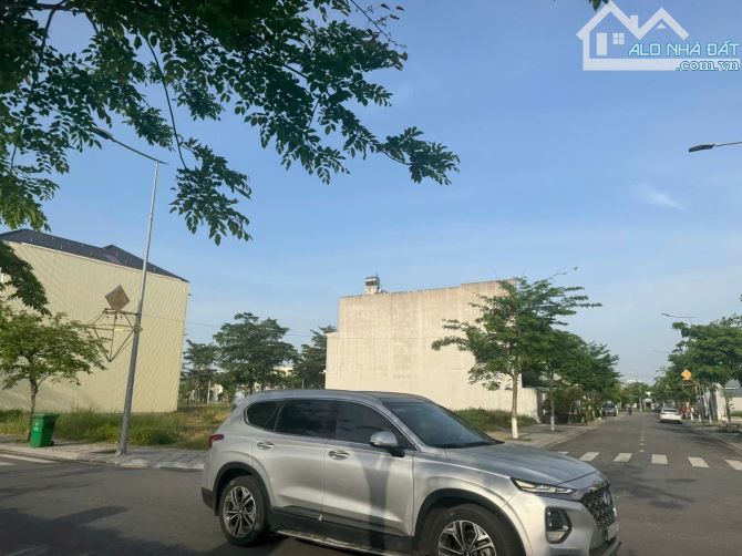 Cần bán đất trung tâm Quận 9 đường Nguyễn Duy Trinh 60m - Sát Vinhome - Giá 30 triệu/m2 - 4