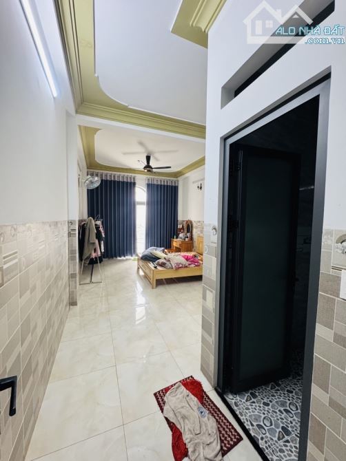 NHÀ ĐẸP BÌNH TÂN - HẺM 8M - XE HƠI NGỦ NHÀ - 67M2 - KHU DÂN TRÍ CAO - 4