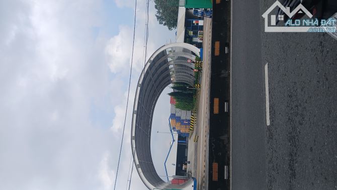 Chủ ngộp bán gấp - Lô đất làm kho xưởng - Lê Thị Riêng - Ngang 10m - 436m2 - Giá 19,9 tỷ - 4