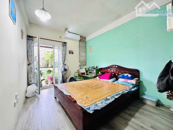 Pháo Đài Láng, 70m, 5ngủ, Ô tô tránh, Kinh doanh, 2 thoáng, Sổ vuông, Nhà đẹp ở luôn - 4