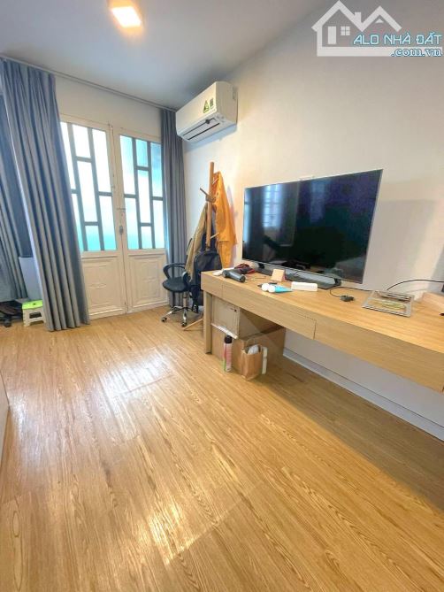 Bán Nhà Bình Tân - Giáp Tân Phú - HXH - 3 Tầng Đúc BTCT - DTSD 91m2 - Chỉ 4.19 Tỉ - 4