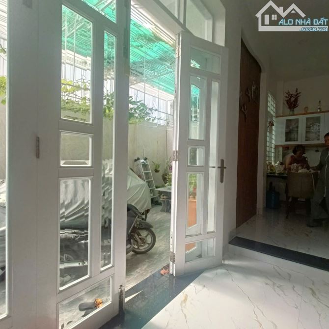 BÁN 03 TẦNG HẺM ĐƯỜNG NGUYỄN BIỂU GẦN BIỂN , P BẮC NHA TRANG GIÁ 6,5 TỶ - 4