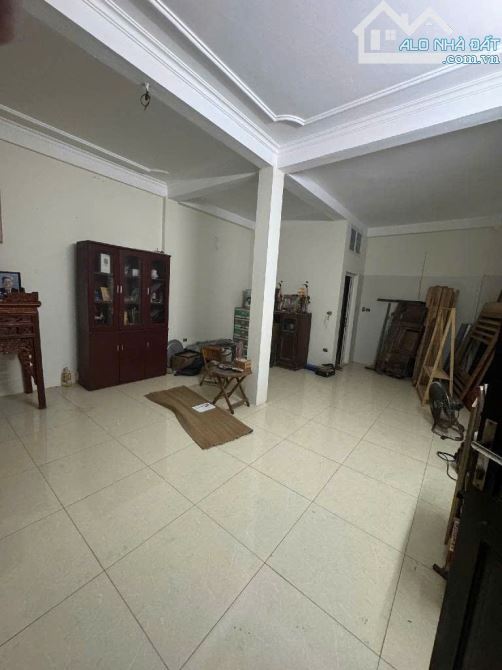TRƯƠNG ĐỊNH - NHÀ GẦN PHỐ - NGÕ ĐẸP - MẶT TIỀN RỘNG - VIEW SÂN BÓNG NHÀ VĂN HÓA - 4
