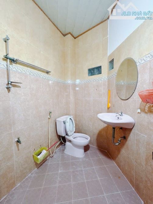 DT 114m² _ Ngang 10m _ Xóm Chiếu Quận 4 giá 7,5 tỷ. - 4