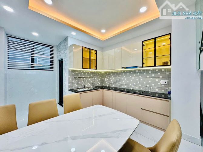 SIÊU PHẨM ! Nhà HXH 31/ Ung Văn Khiêm, P.25 | DT: 4 X 16m | 5 tầng + NTCC - 4