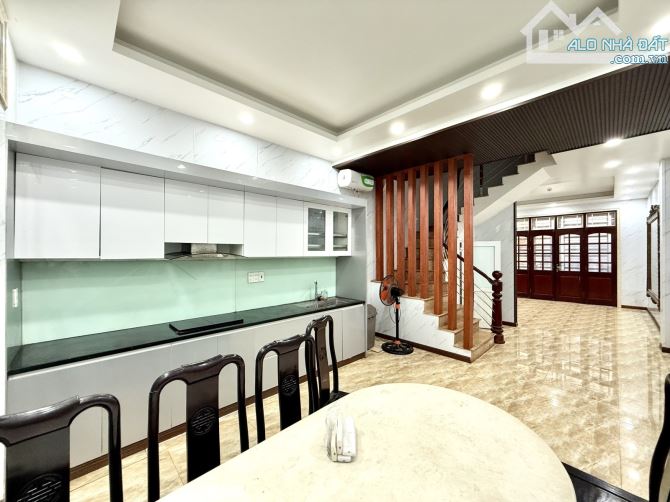 Hoàng Cầu - Đống Đa - 48m- ô tô - kinh doanh - 16,9 tỷ - 4