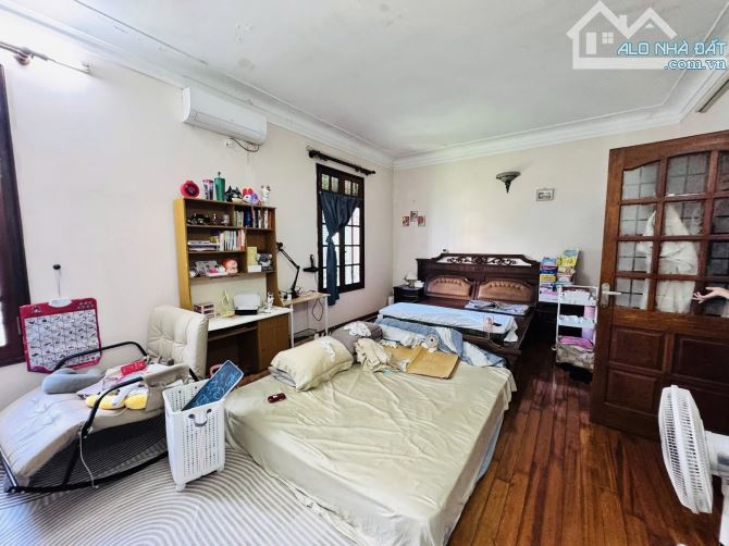 Biệt thự sân vườn 3 mặt thoáng, ô tô vào nhà, 100m ra Hồ Tây lộng gió - Sổ đỏ nở hậu - 4