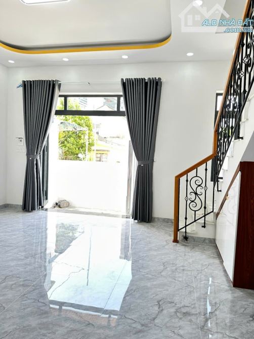 Nhà 2 Tầng đẹp kiên cố giáp ranh TT Diên Khánh cách Nha Trang 12Phut - 4