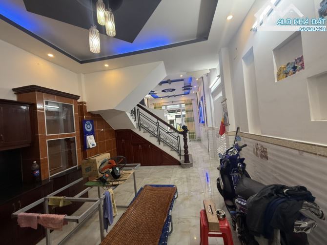 NHÀ 3TẦNG,HẺM 8M - CHIẾN LƯỢC BÌNH TRỊ ĐÔNG,BÌNH TÂN, DT: 4.3*13.5M - CHỈ 6 TỶ 5 - 4
