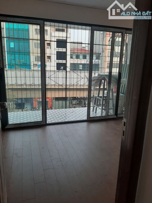 Cho thuê căn hộ tập thể tầng 5 phố Yên Lãng, Láng Hạ, 2 ngủ,1 WC, điện nước giá dân - 4