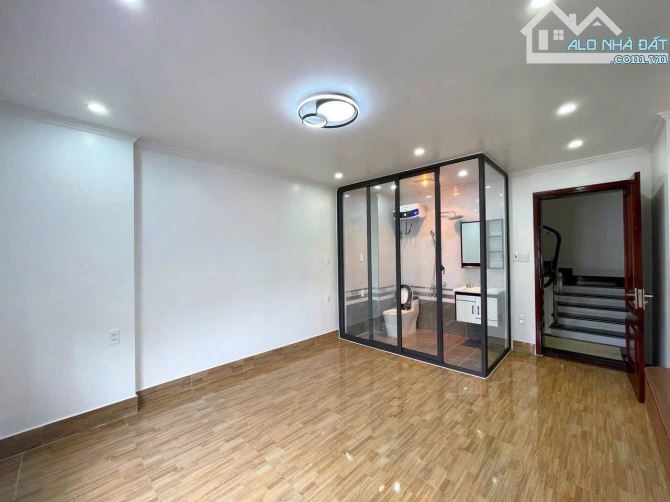 Bán nhà lô 14 Lê Hồng Phong 4.5 tầng 60m²(4x15) Đường 15m - 4