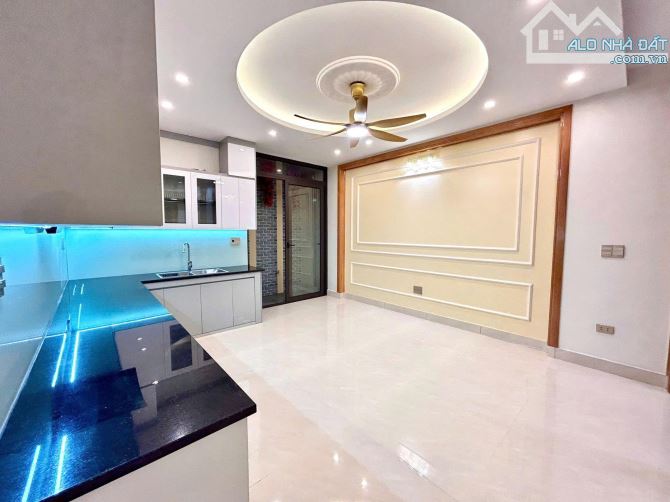 Bán nhà 4 tầng thiết kế hiện đại có thang máy tại khu đô thị Tân Phú Hưng - 4