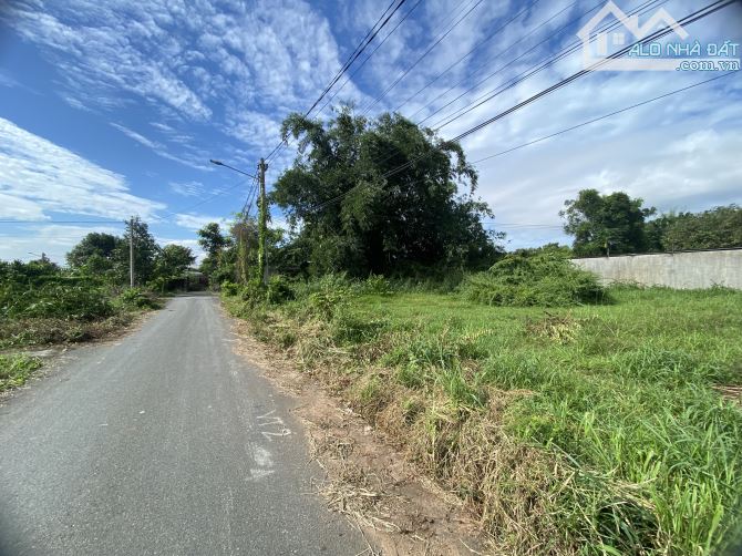 Bán đất gần nhà hàng SaKe Hoà Long, Giá bán: 1 tỷ 750 triệu - DT: 137m2 - 4
