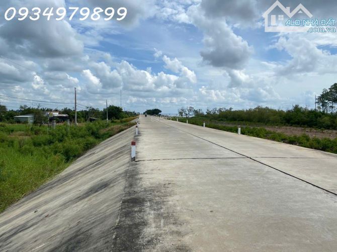 Bán 979m2 đất mặt tiền đê biển, ấp Tân Phú, Xã Tân Thành có nhà yến 500 tổ - 4
