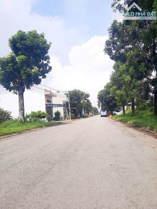 CHÍNH CHỦ CẦN BÁN HOẶC CHO THUÊ 3000M² ĐẤT FULL THỔ CƯ – KHU DÂN CƯ LONG KIM - GIÁ 15 TR - 4