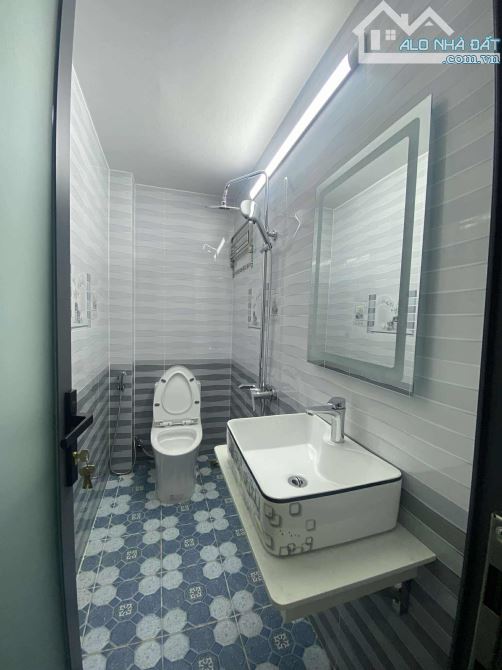 SIÊU PHẨM XÂY MỚI TINH - CÁCH 15M RA HẺM OTO - Đ.PHAN VĂN TRỊ P12 BÌNH THẠNH - 4 TẦNG - 4