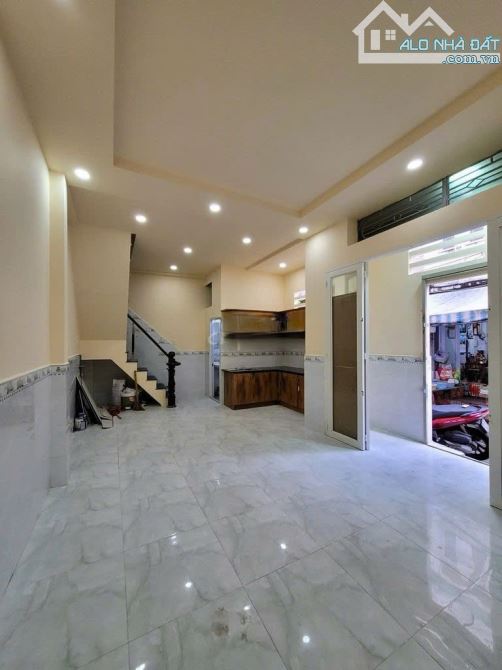 CHO THUÊ NHÀ NGUYÊN CĂN-QUẬN 10-CAO THẮNG-4PN-NGANG 4M-CHỈ 14TR - 4