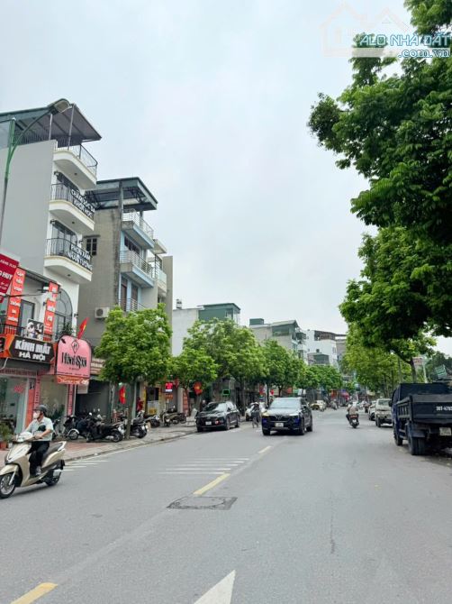 BÁN NHÀ NGỌC TRÌ THẠCH BÀN DT LỚN 110M2, Ô TÔ VÀO NHÀ , MT KHỦNG 6M, GẦN AEON, GIÁ 10.85 T - 4