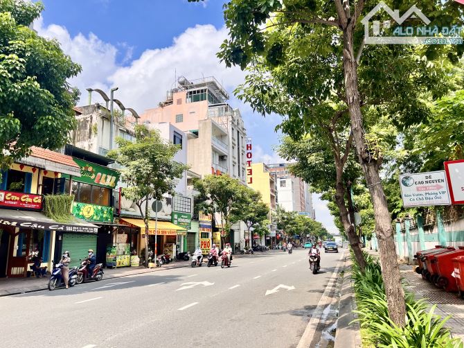 Siêu hiếm! Góc 02 mặt tiền đường Bạch Đằng. Cửa ngõ sân bay. DT: 12m x 11m, chỉ 40 tỷ - 4