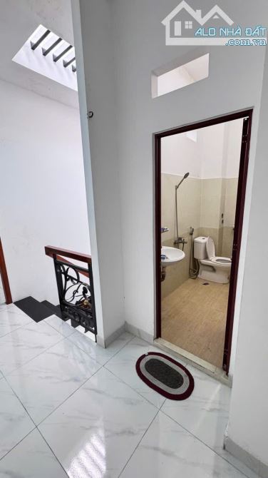 Bán nhà mặt tiền đường Trần Thị Hè quận 12 .1trệt 1 lầu khu vực sầm uất giá 6t800 - 4