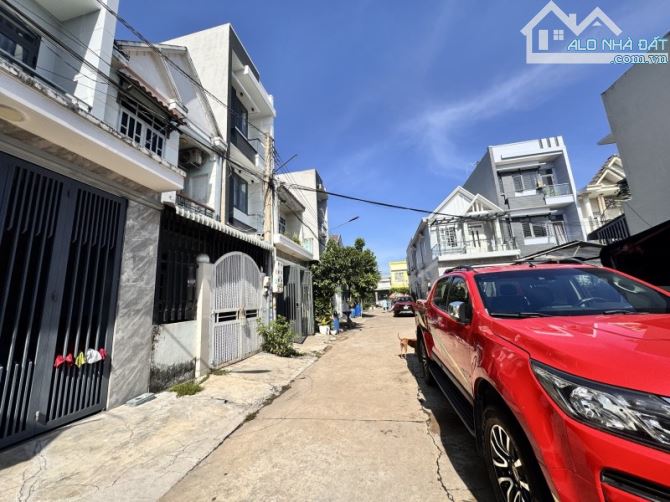 Bán nhà 2 Tầng Dĩ An,SHR đường xe hơi,gần Nhà Thi Đấu Dĩ An,giá đầu tư - 4