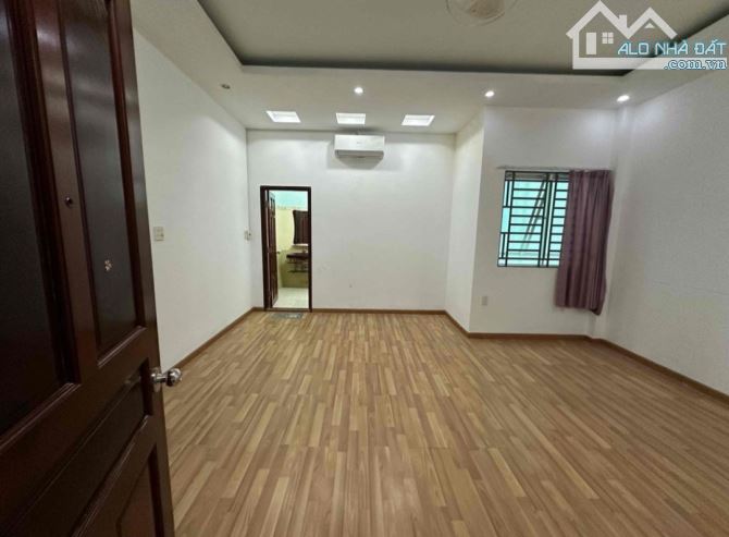 Nhà 2 lầu mặt tiền đắc địa trung tâm Cần Thơ - 4