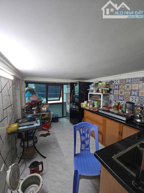 Nhà phố Trưởng Chinh, Ô tô đỗ cửa, DT 37m2, 4 tầng, chỉ 9 tỷ 2 thoáng - 4
