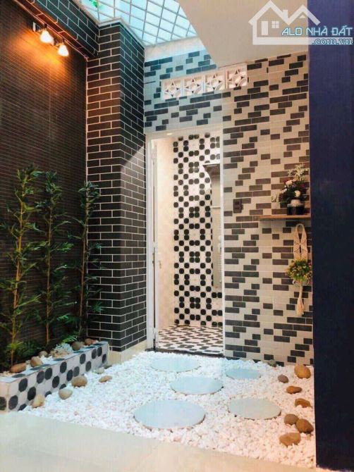 NHÀ TRUNG TÂM HẺM XÔ VIẾT NGHỆ TĨNH: Giá 3,8 tỷ - 4