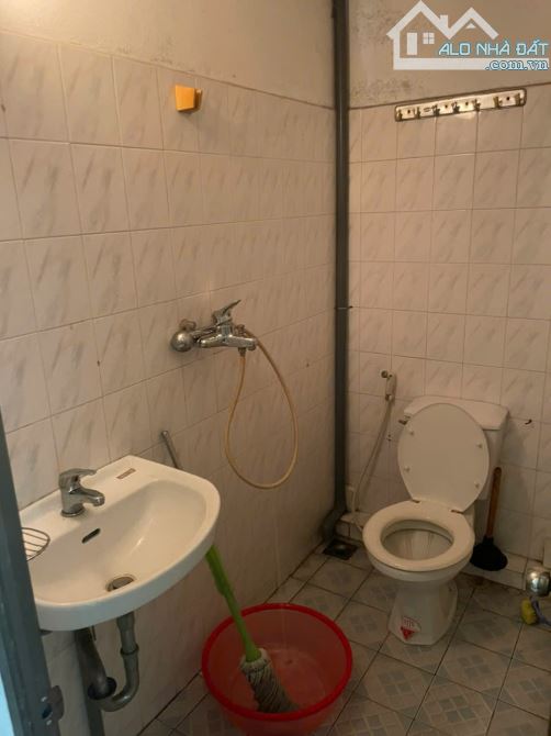 Cho thuê nhà ở Hồng Hà, Chương Dương, Hoàn Kiếm. DT 30m x 3 tầng, giá 7tr - 4